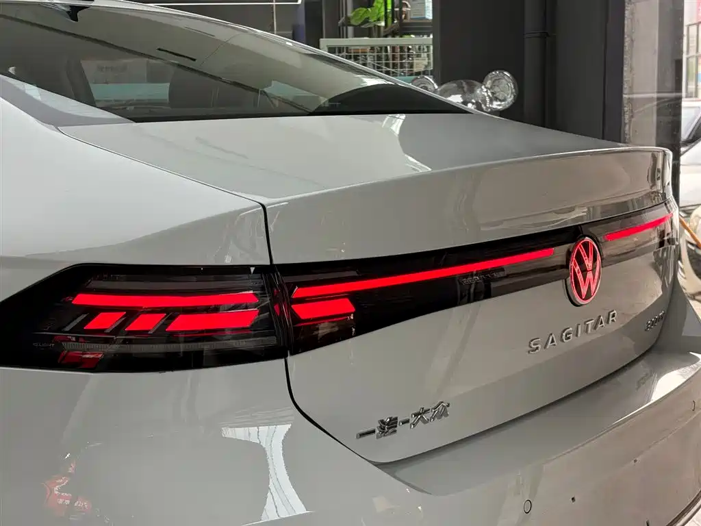 Volkswagen Sagitar 2026 L 300TSI DSG Luxury