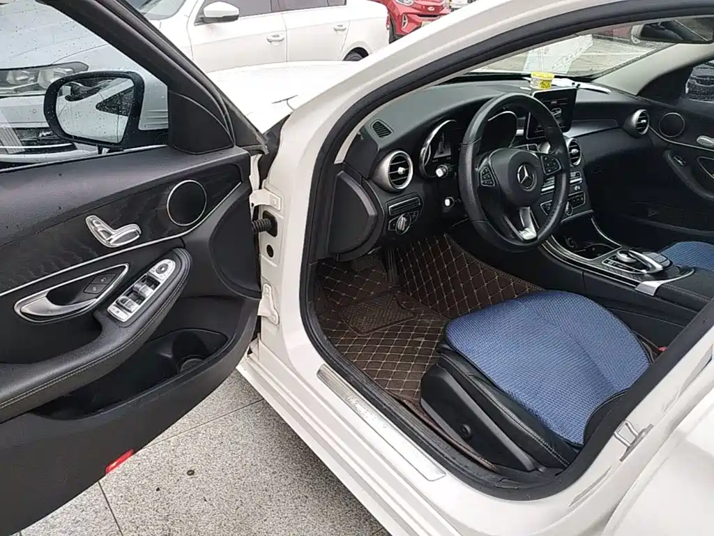 Mercedes-Benz C-Class (Import) — миниатюра 16