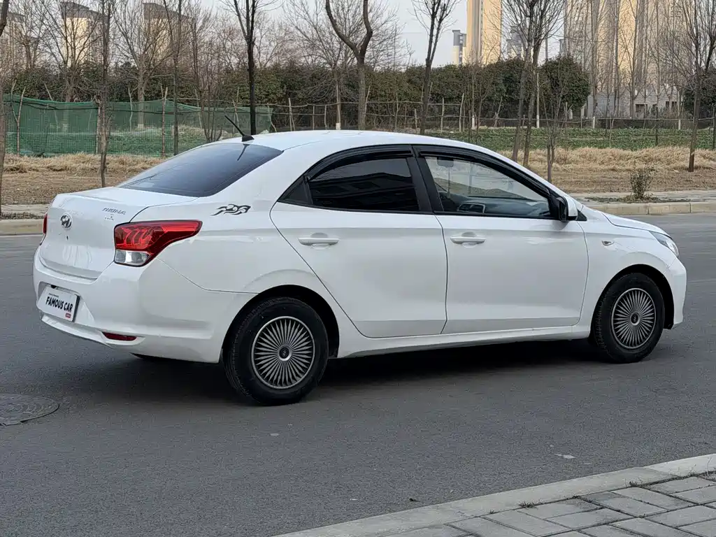 HYUNDAI RENA