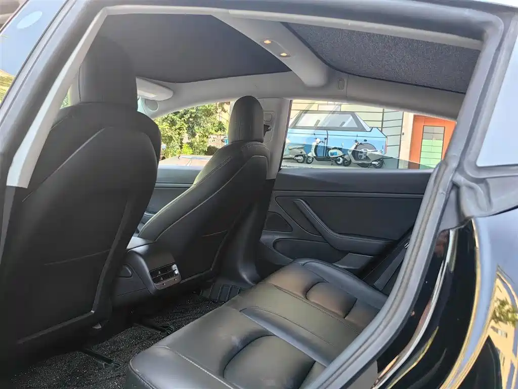 Tesla Model 3 — фотографии объявления, Фото 13