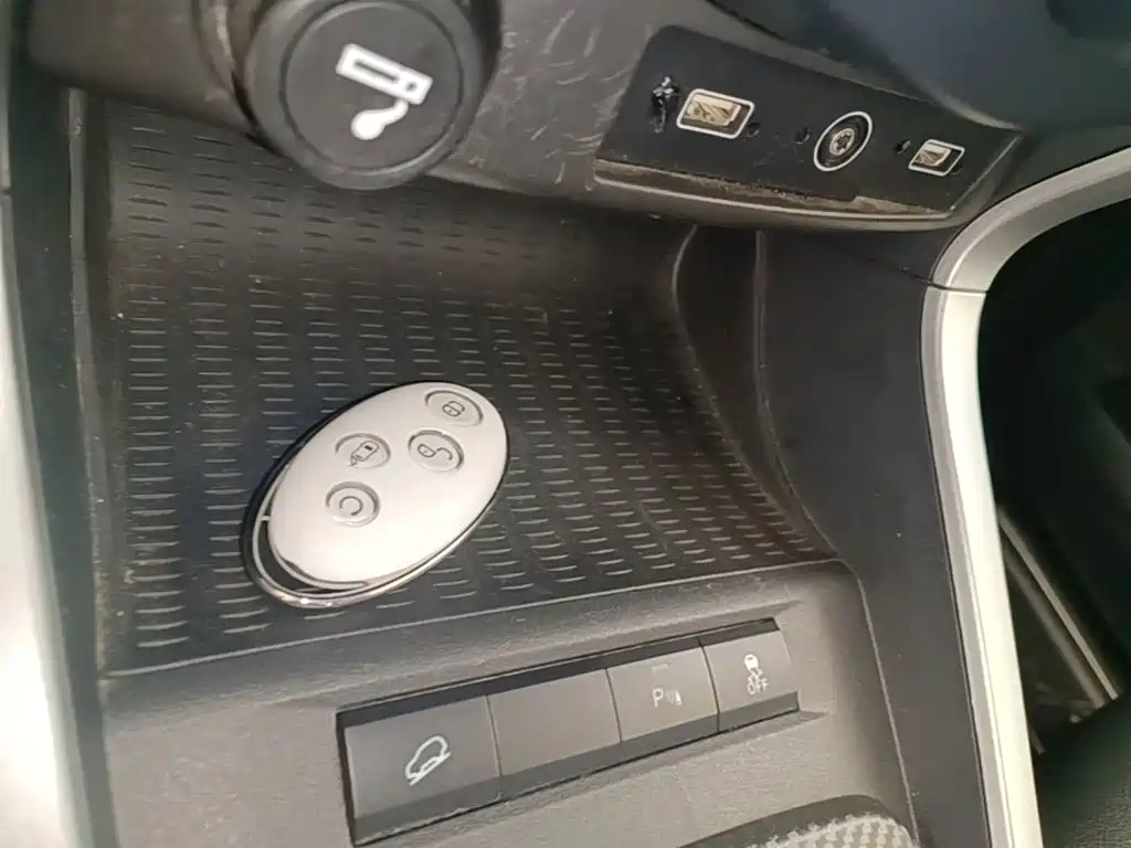 BYD Yuan — миниатюра 9