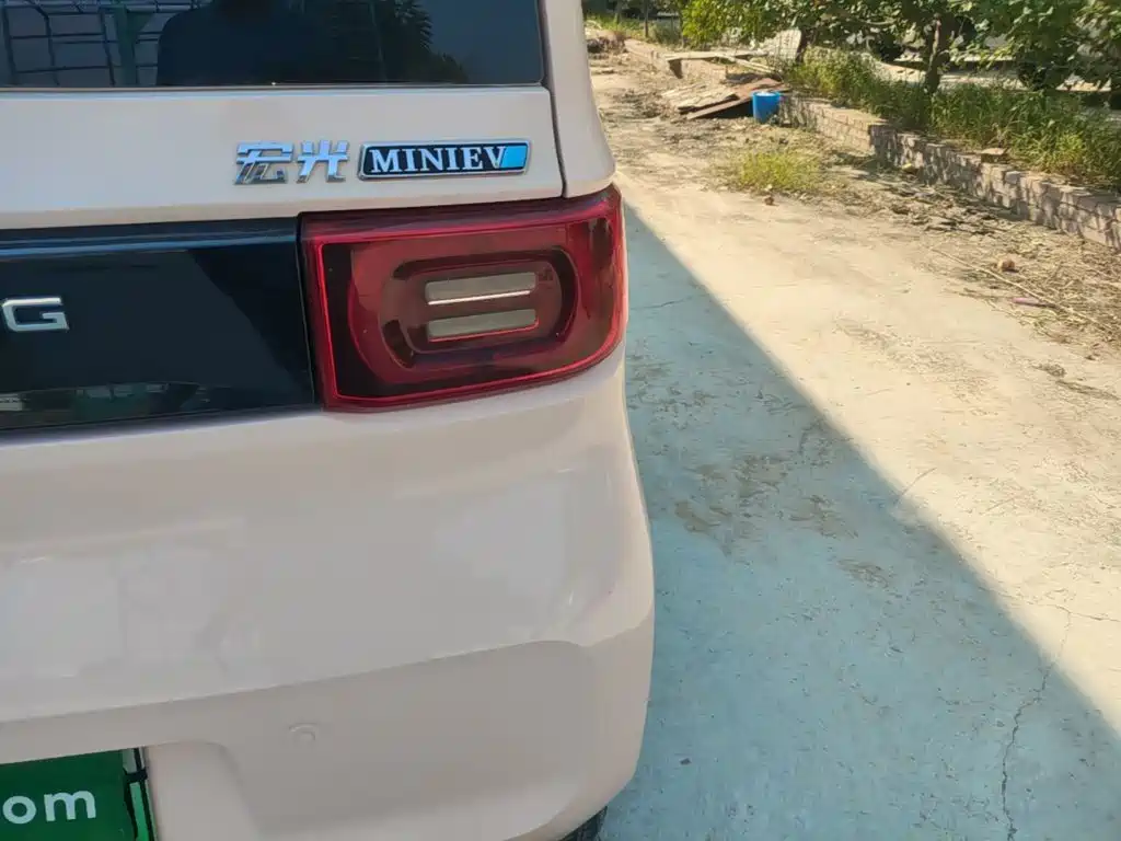 Wuling MINIEV — миниатюра 8