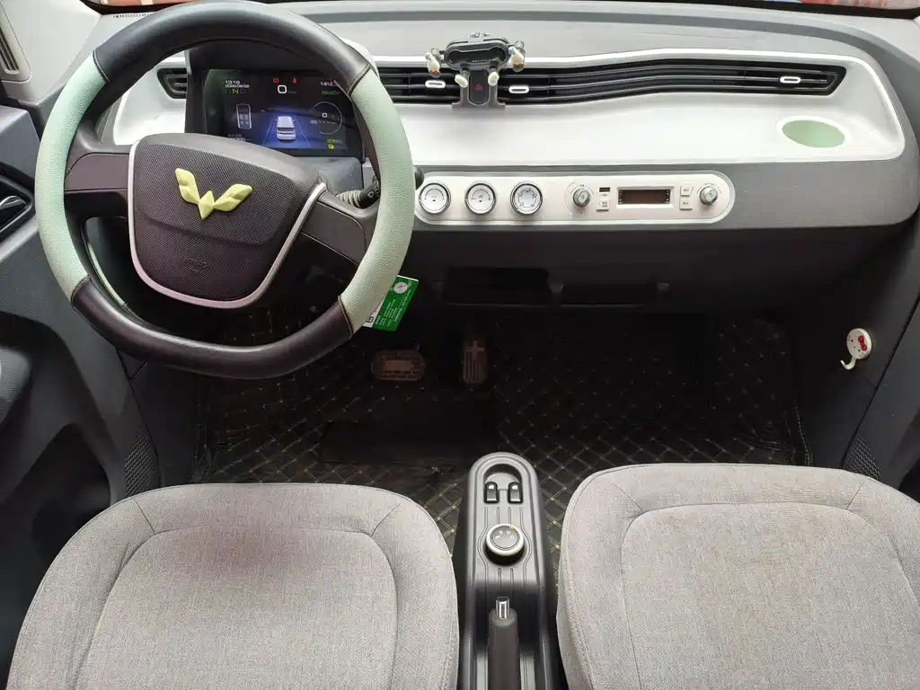 Wuling MINIEV — миниатюра 11