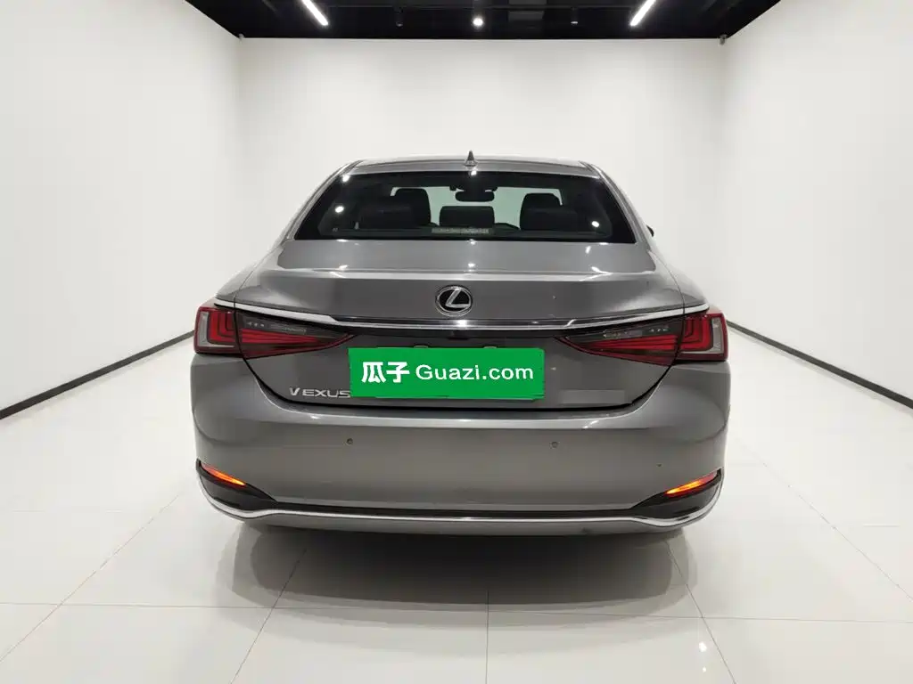 Lexus ES — миниатюра 5