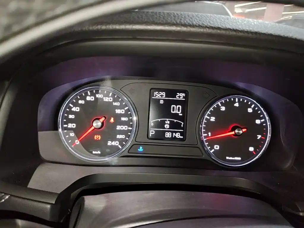Roewe i6 Classic — миниатюра 12