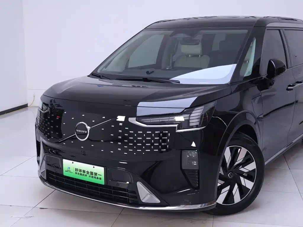 Volvo EM90 — миниатюра 3