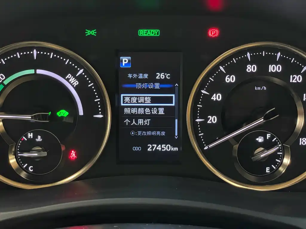Toyota Alphard — миниатюра 29