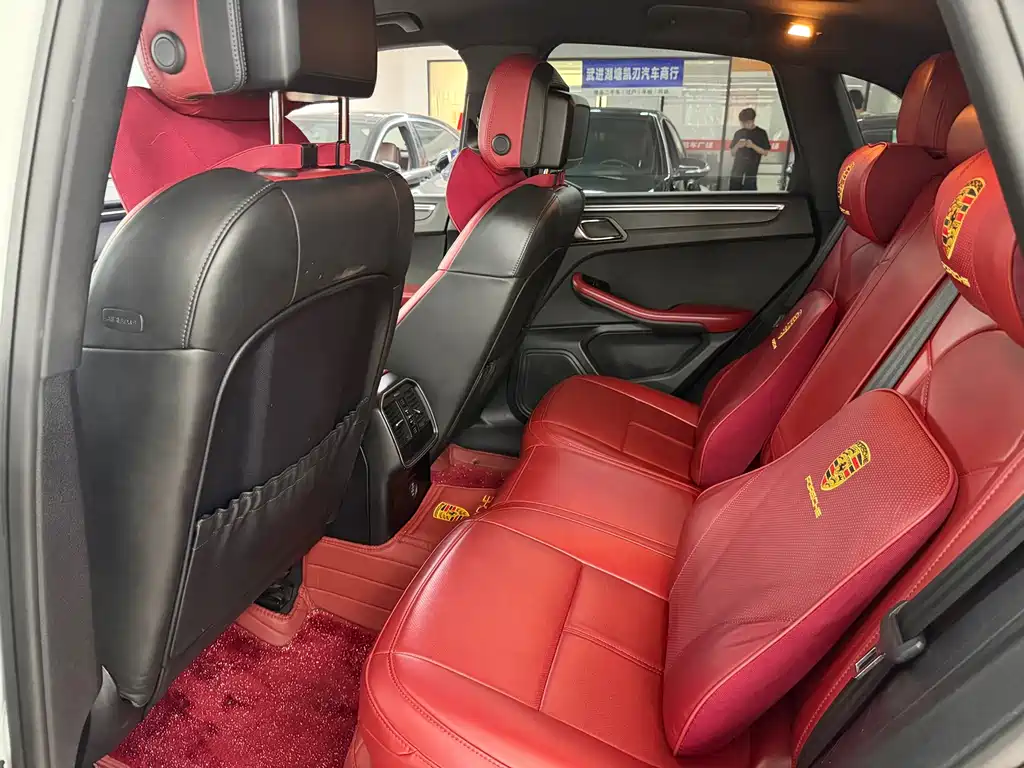 Porsche Macan — миниатюра 6