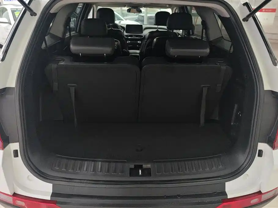 Hyundai Santa Fe 2019 380 TGDi GLS AT Luxury V