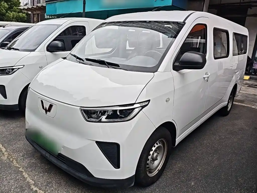 Wuling Yangguang — миниатюра 2