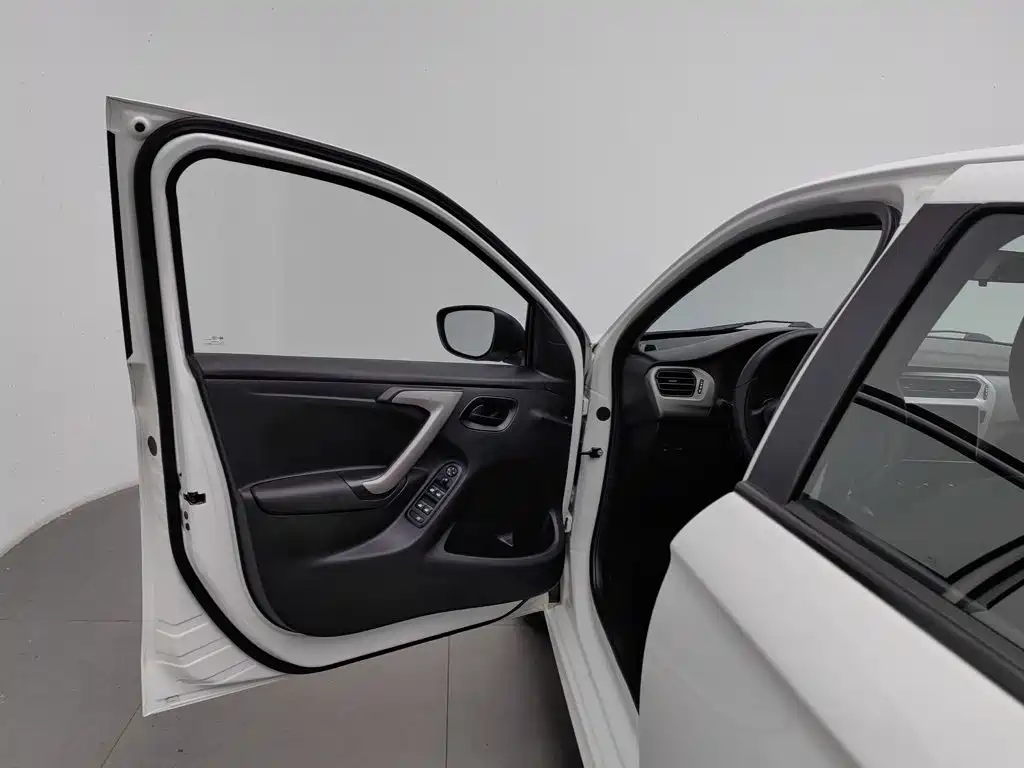 Citroen Elysee — миниатюра 8