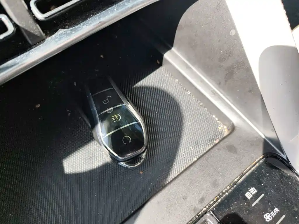BYD PLUS New Energy — миниатюра 9