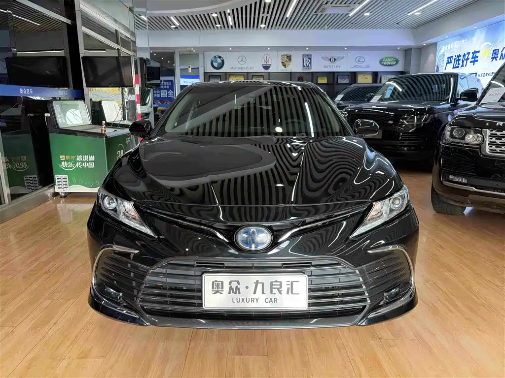 Toyota Camry — миниатюра 2