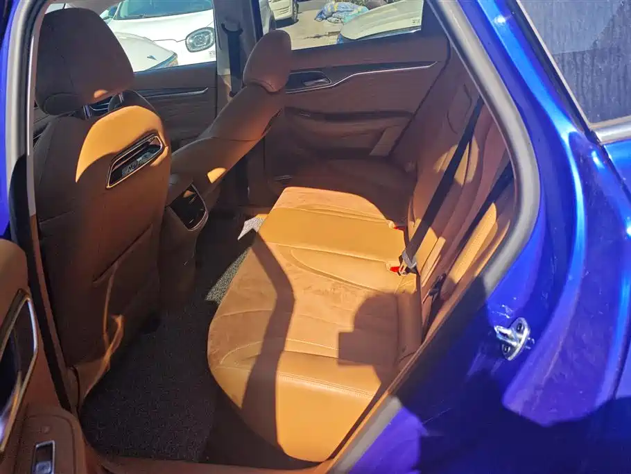 Roewe MARVEL X — миниатюра 11