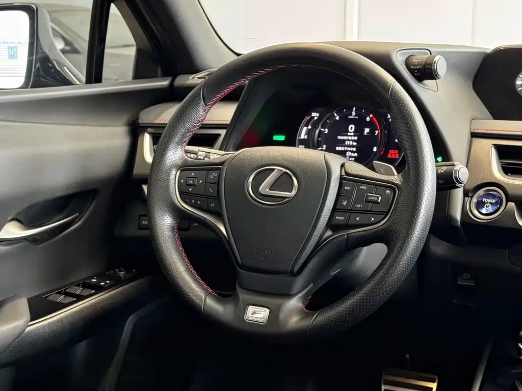 Lexus UX — миниатюра 11