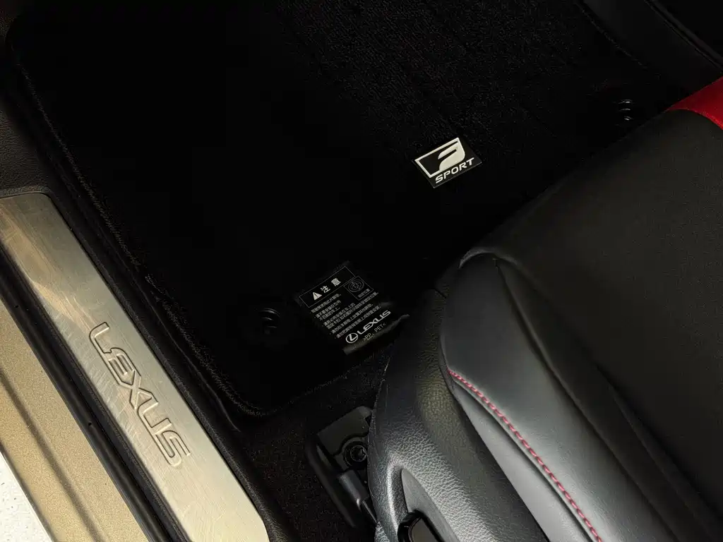 Lexus UX — миниатюра 14