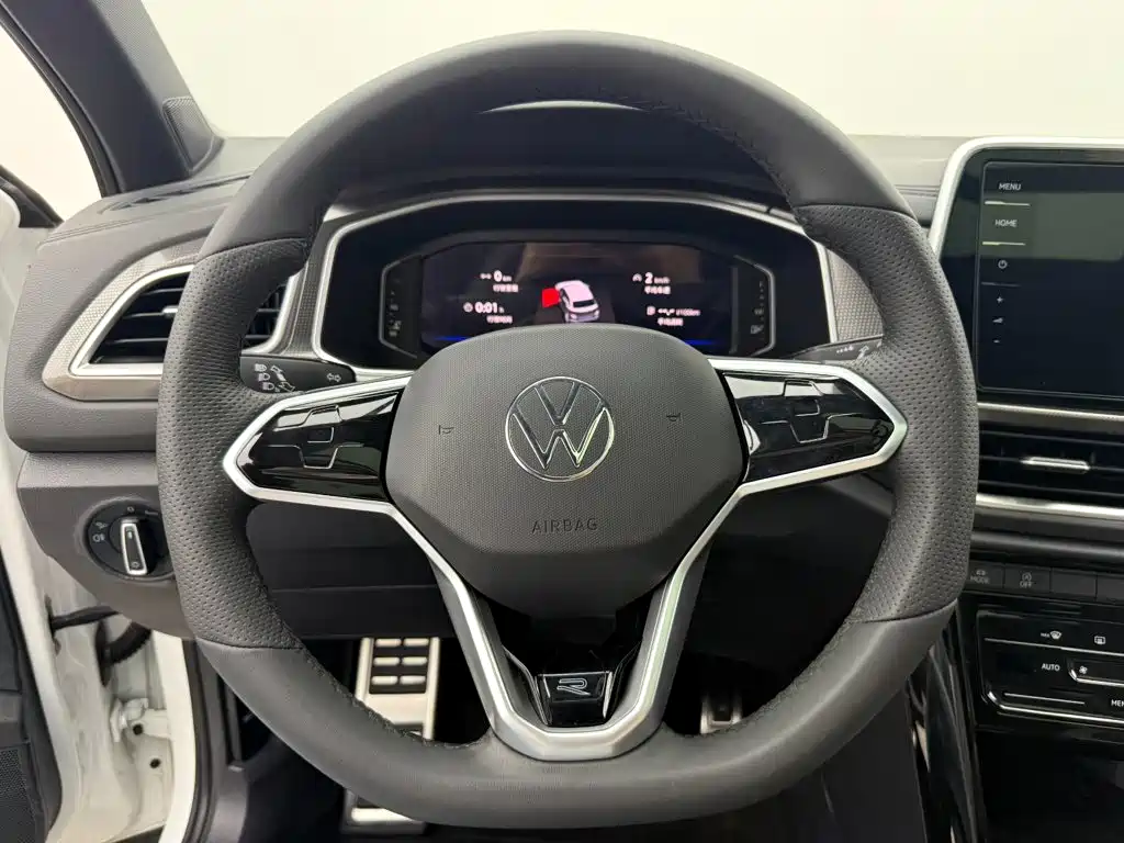 Volkswagen T-Roc — миниатюра 12