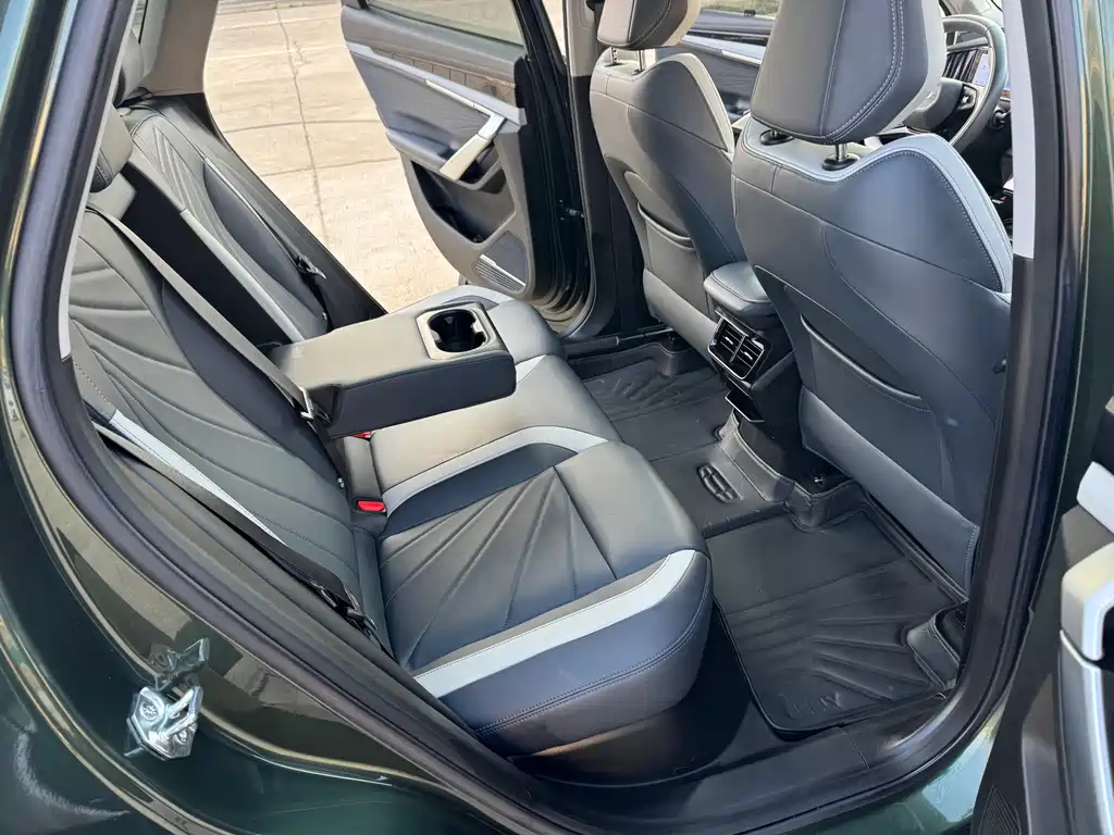 GEELY AUTOMOBILE BOYUE L