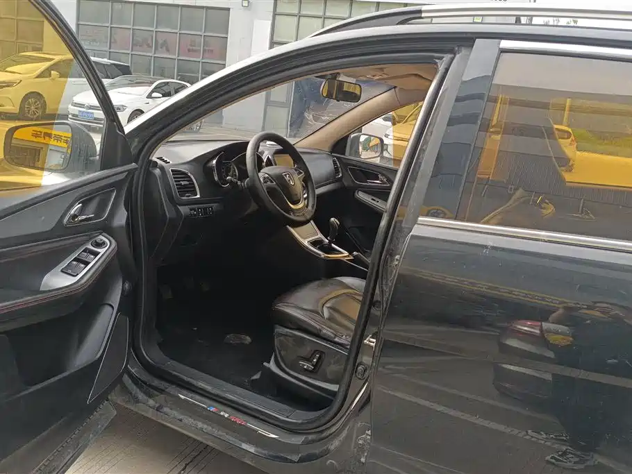 Baojun 560 2016 1.8L MT Luxury