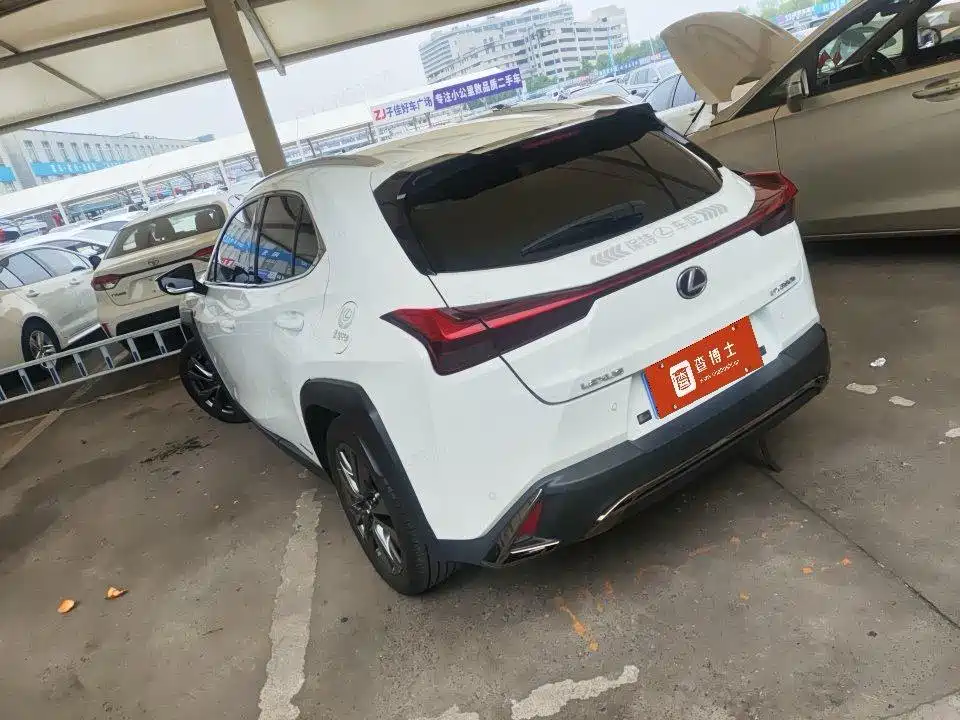 Lexus UX — миниатюра 6