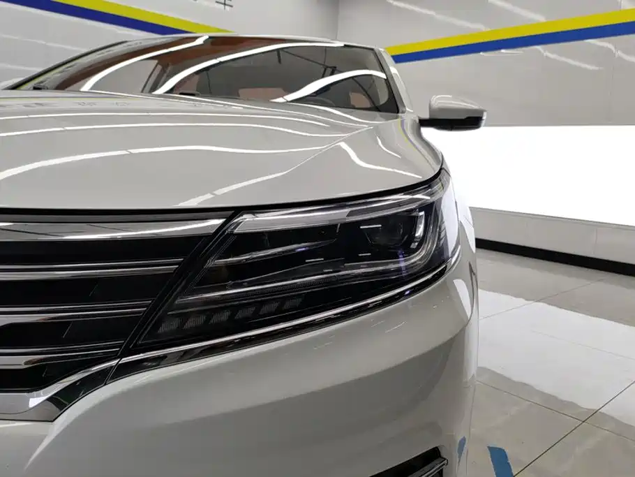 Roewe i6 Classic — миниатюра 5