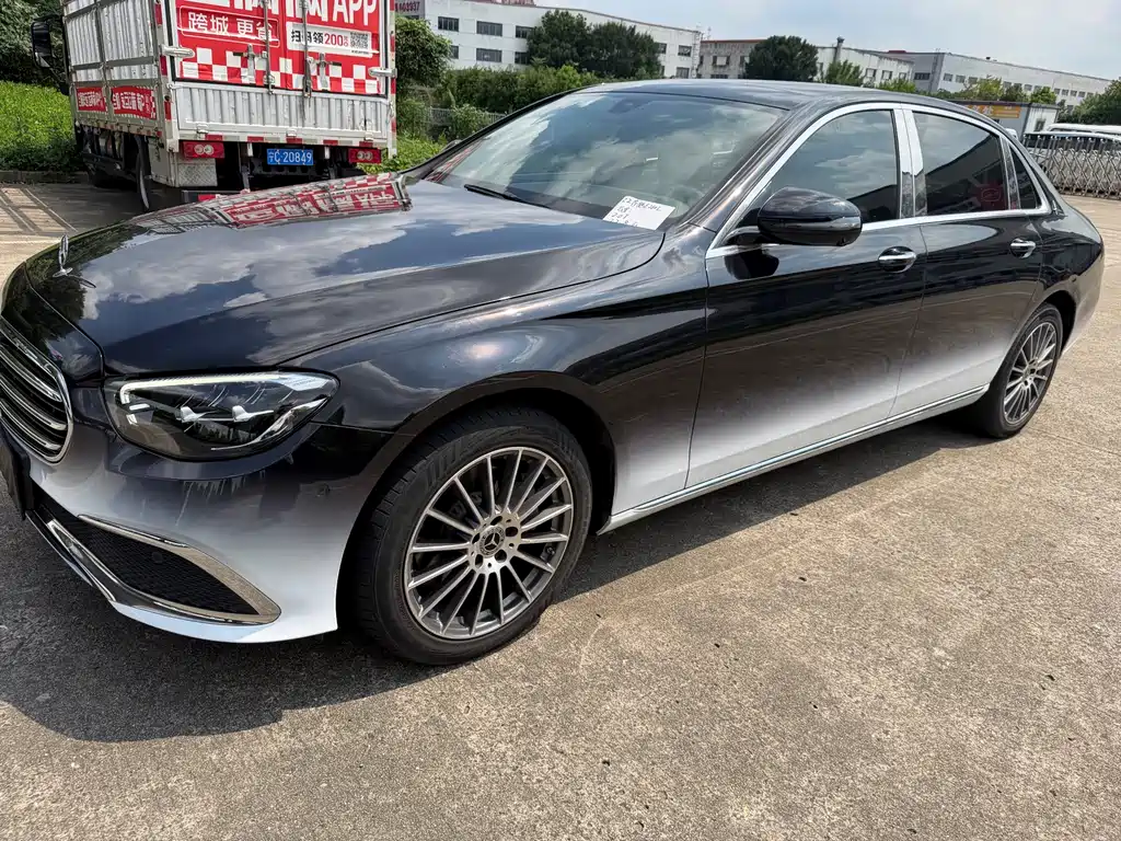 Mercedes-Benz E-Class — миниатюра 5