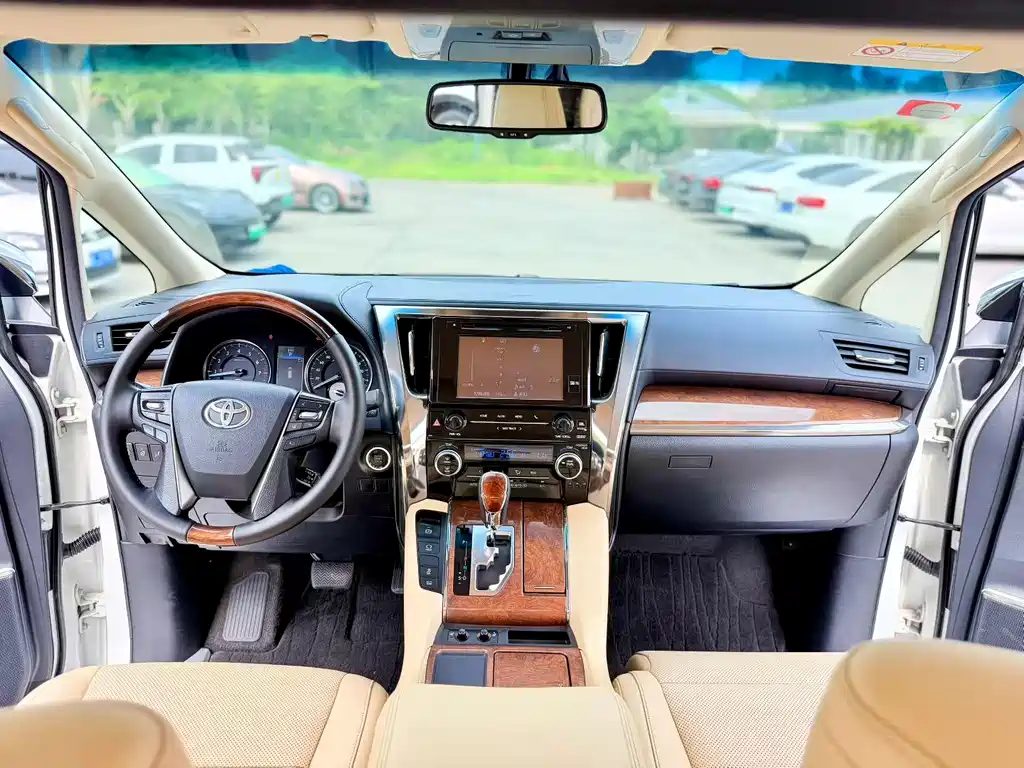 Toyota Alphard 2018 3.5L Luxury