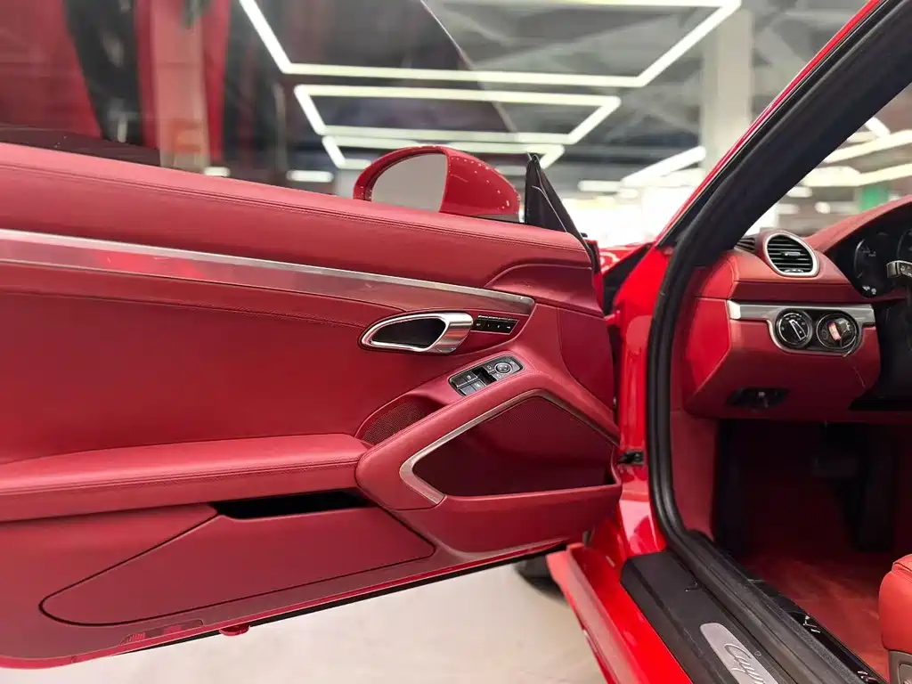 Porsche 718 2018 Cayman 2.0T