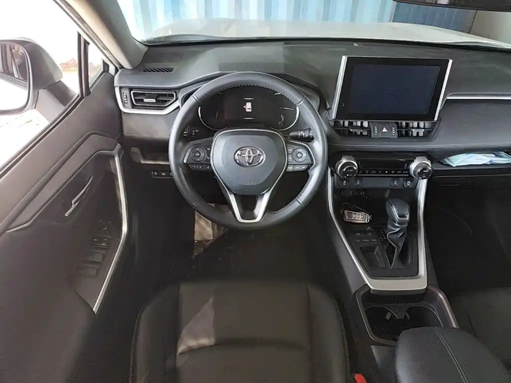 Toyota RAV4 — миниатюра 15