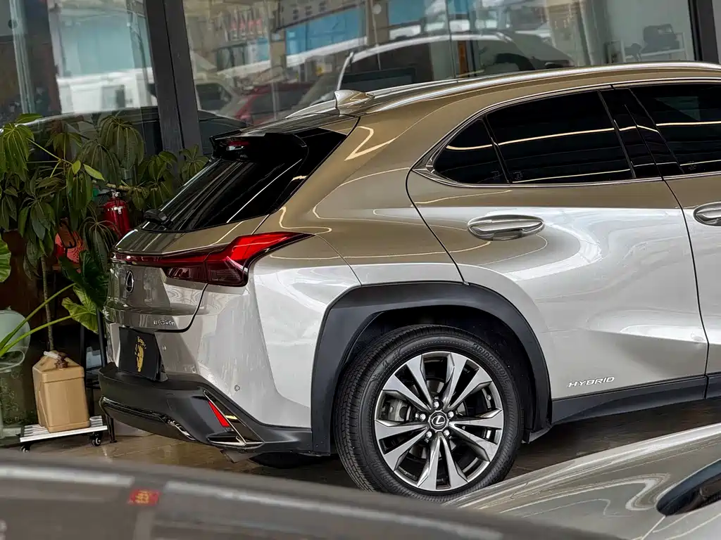 Lexus UX — миниатюра 20