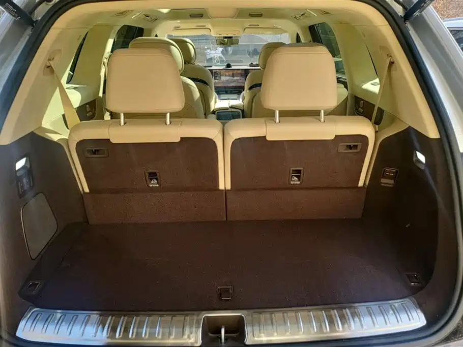 AITO ASK THE WORLD M9