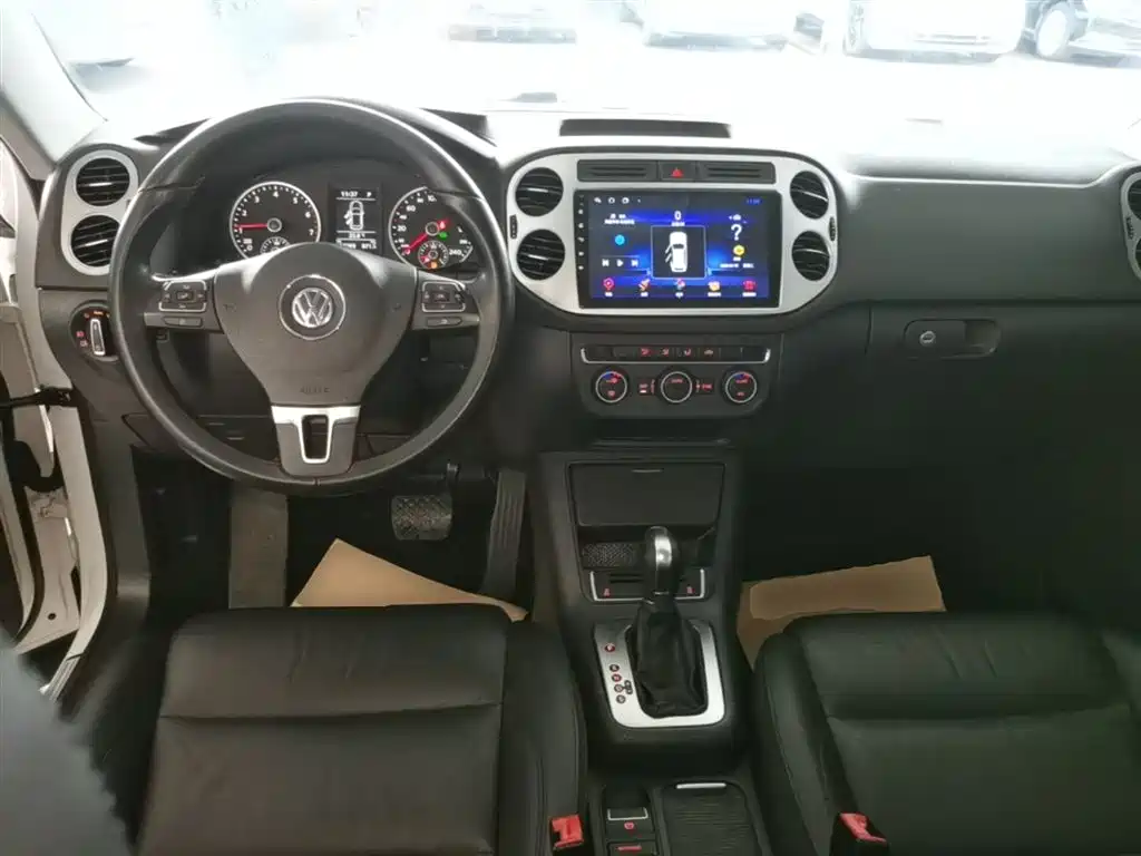 Volkswagen Tiguan 2015 1.8TSI AT Comfort