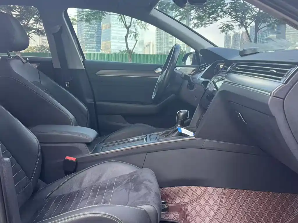 Volkswagen Magotan 2021 330TSI DSG 30