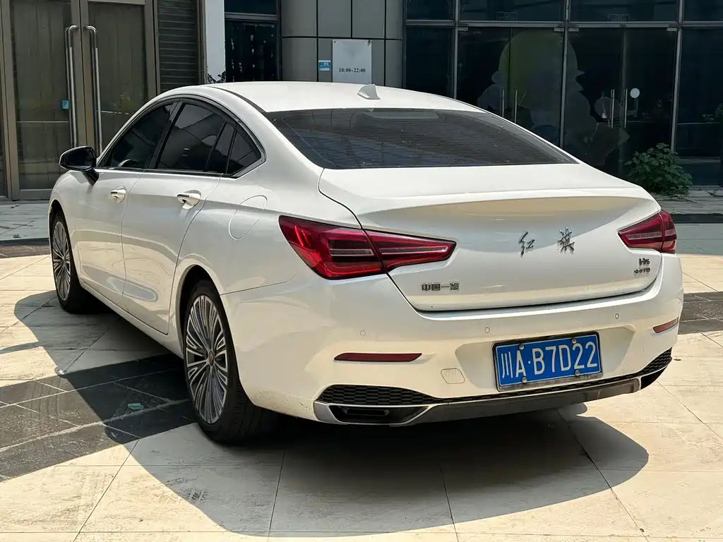 Hongqi Hongqi H5 — миниатюра 6