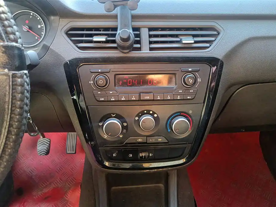 Wuling Zhiguang V — миниатюра 13