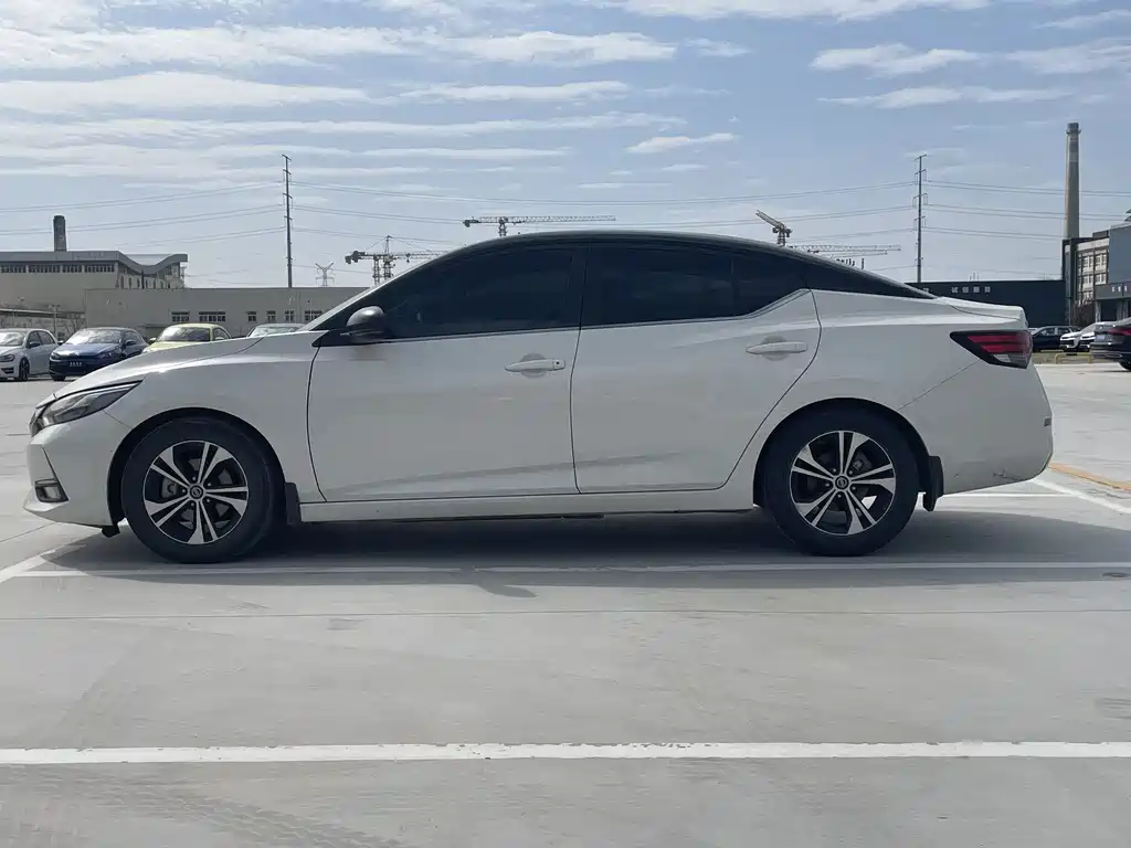 Nissan Sylphy 2021 1.6L XL CVT Enjoy