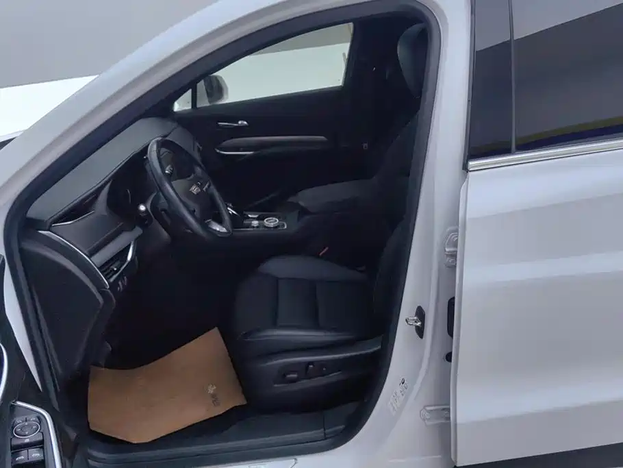 Cadillac XT4 2022 28T Luxury