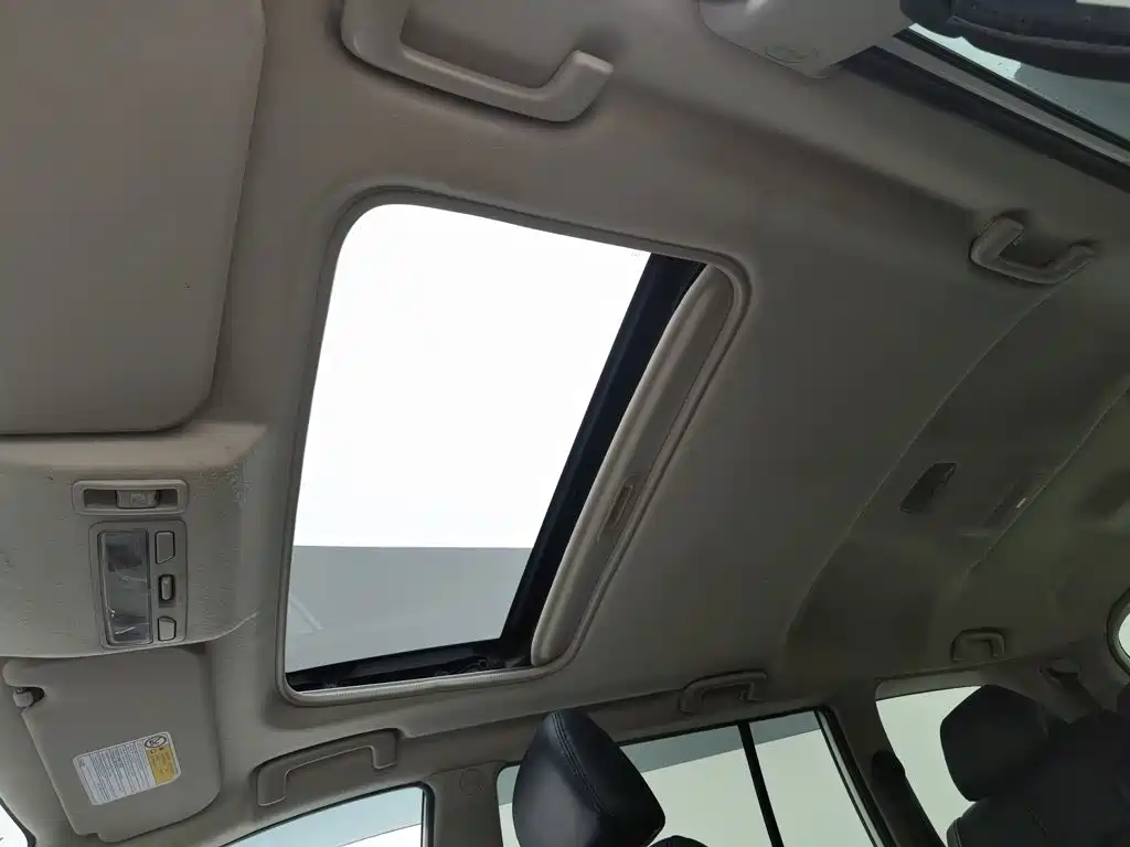 Mitsubishi Pajero Sport — миниатюра 14