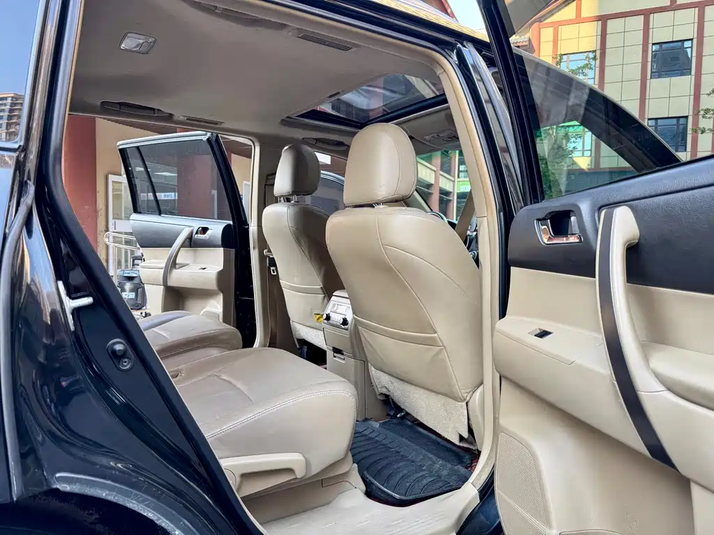 Toyota Highlander (Import) — миниатюра 9