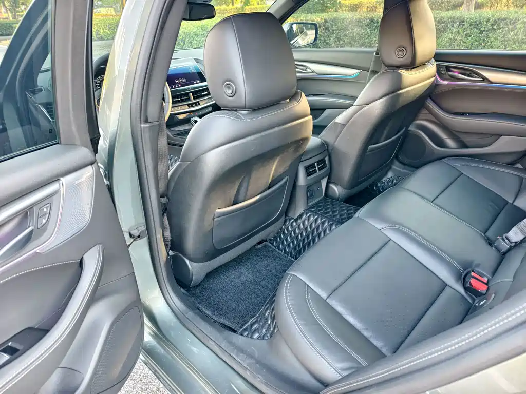 Cadillac CT5 — миниатюра 11