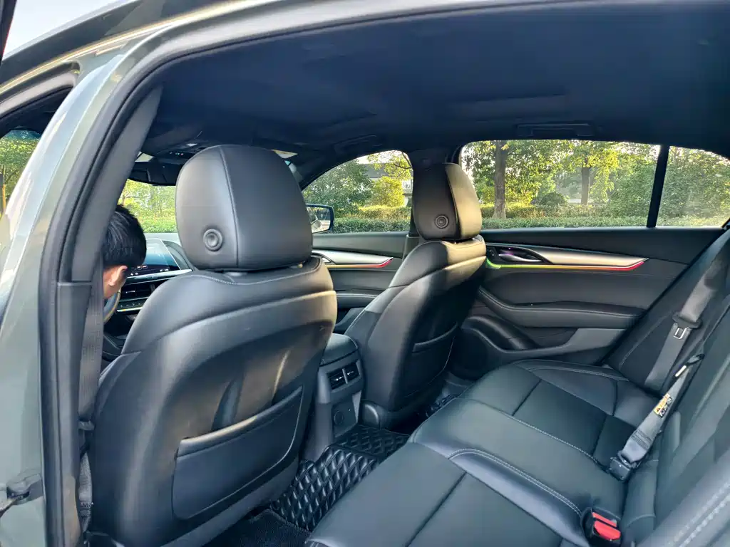 Cadillac CT5 — миниатюра 12