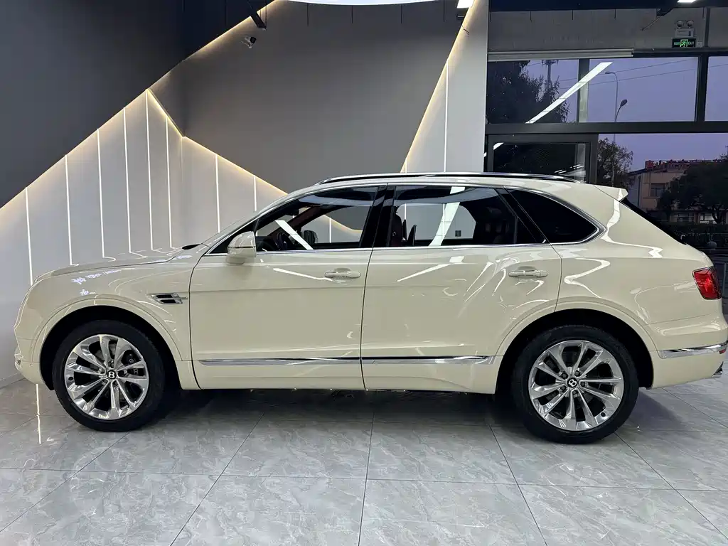 Bentley Bentayga 2017 6.0T Standard