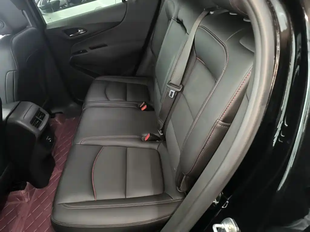 Chevrolet Equinox — миниатюра 17