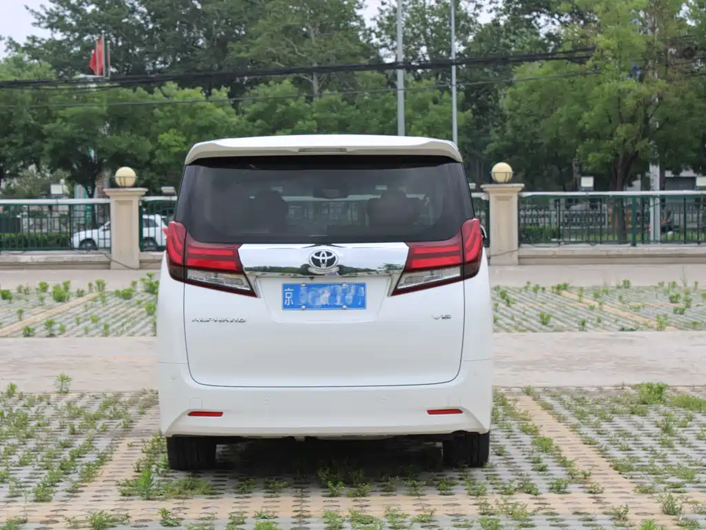 Toyota Alphard 2015 3.5L Luxury