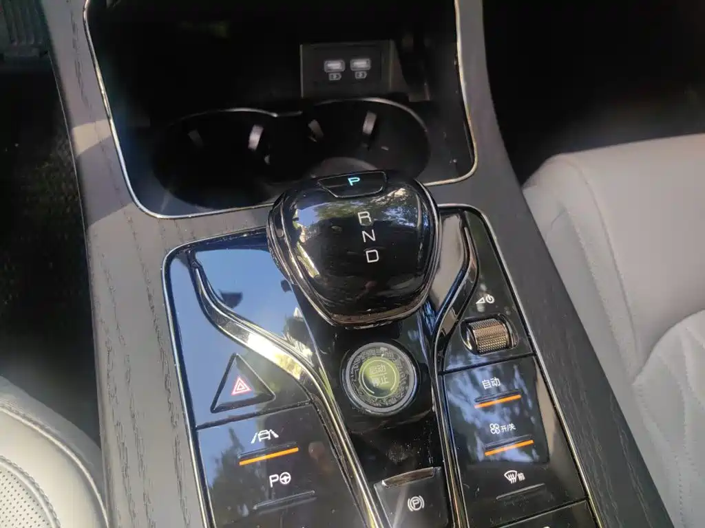 BYD Han — миниатюра 15