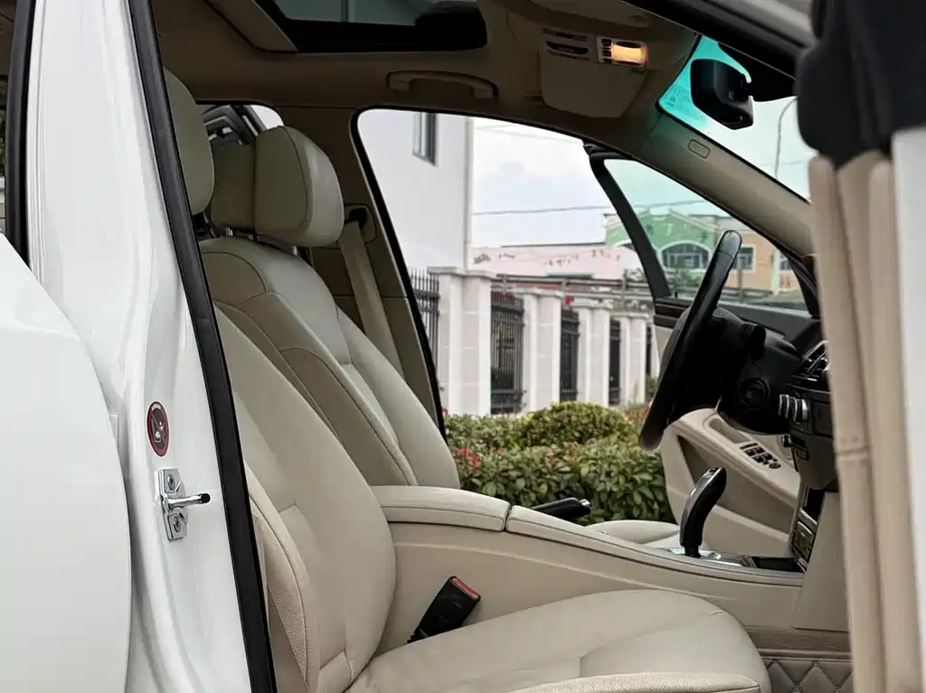 BMW 5 Series — миниатюра 5