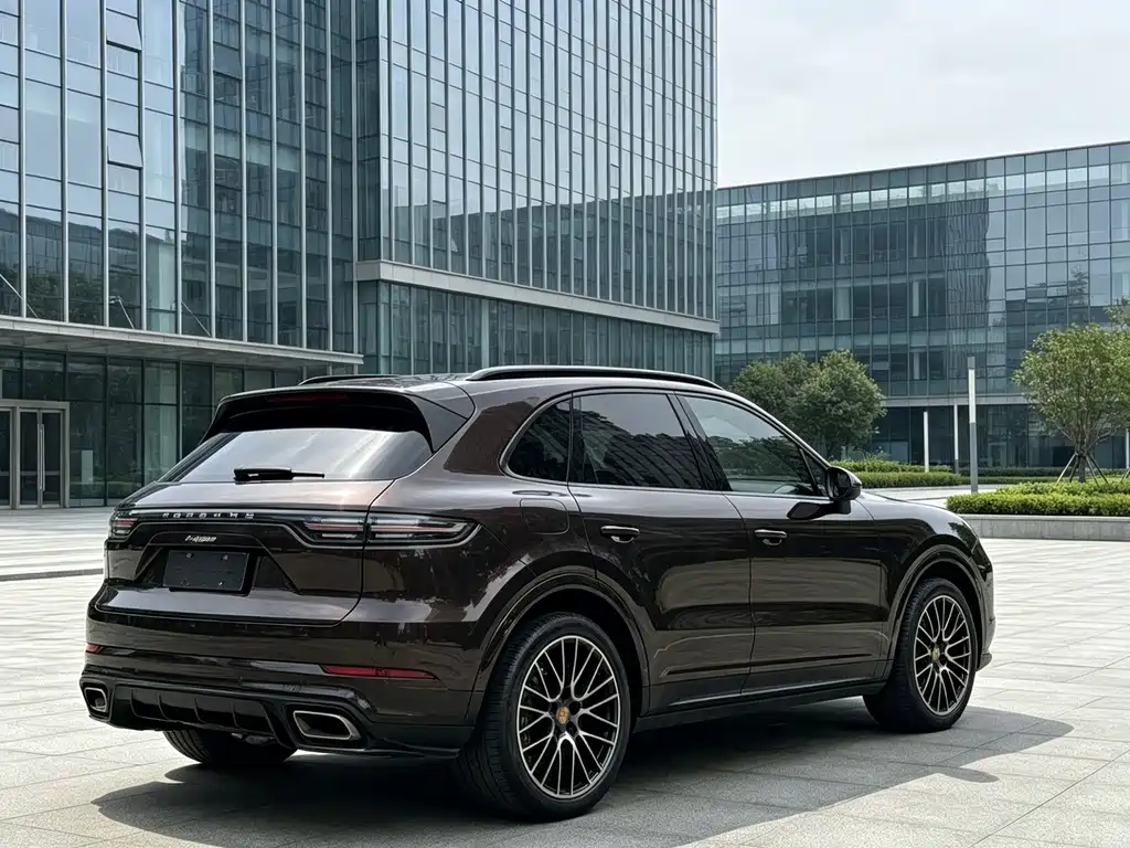 Porsche Cayenne — миниатюра 9