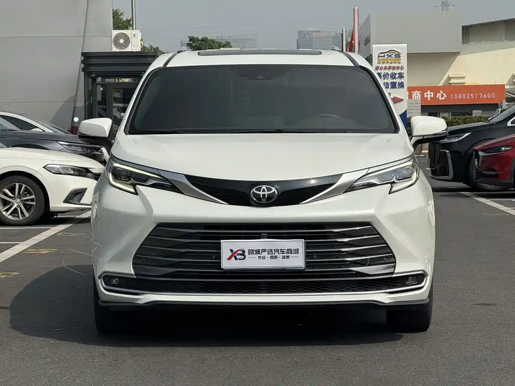 Toyota Sienna — миниатюра 3
