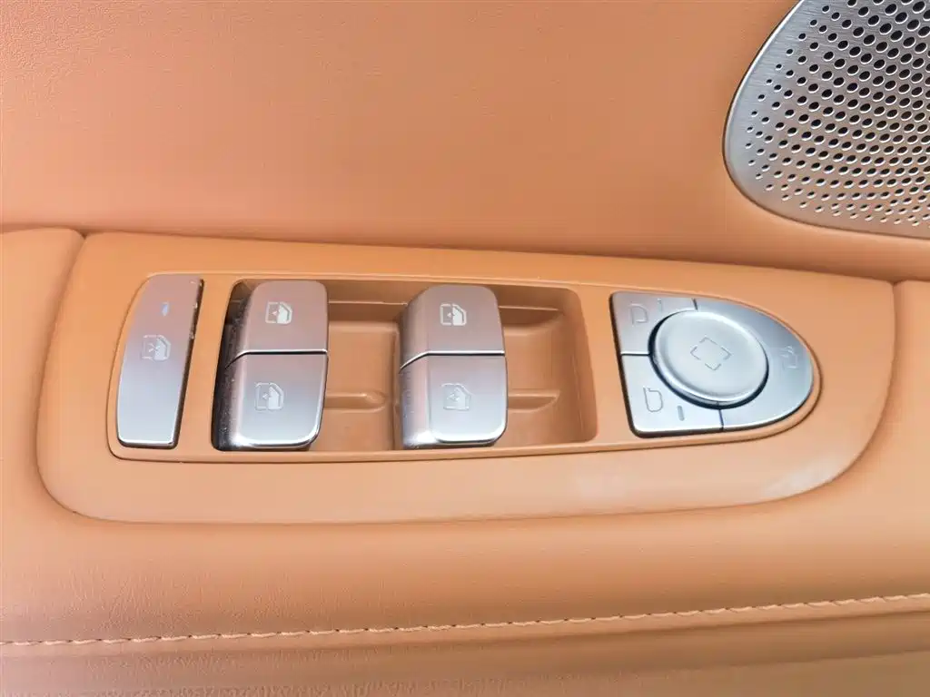 AITO ASK THE WORLD M7