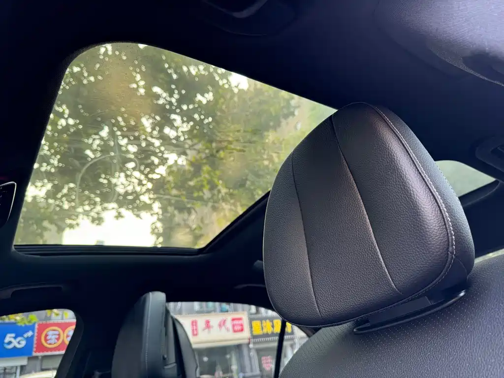 Mercedes-Benz C-Class — миниатюра 8